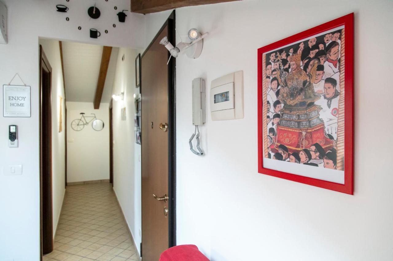 Monolocale Il Tindaro Apartment Catania Bagian luar foto