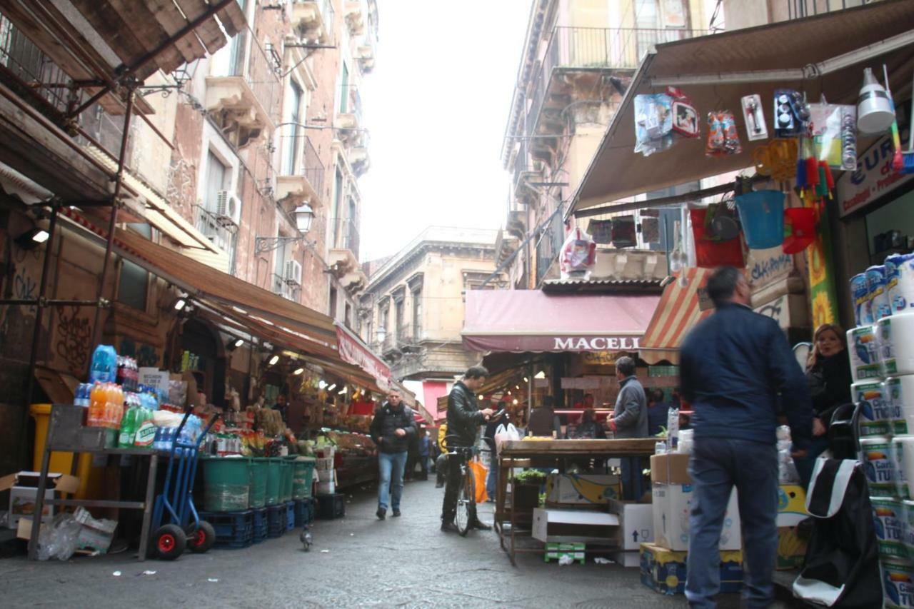 Monolocale Il Tindaro Apartment Catania Bagian luar foto