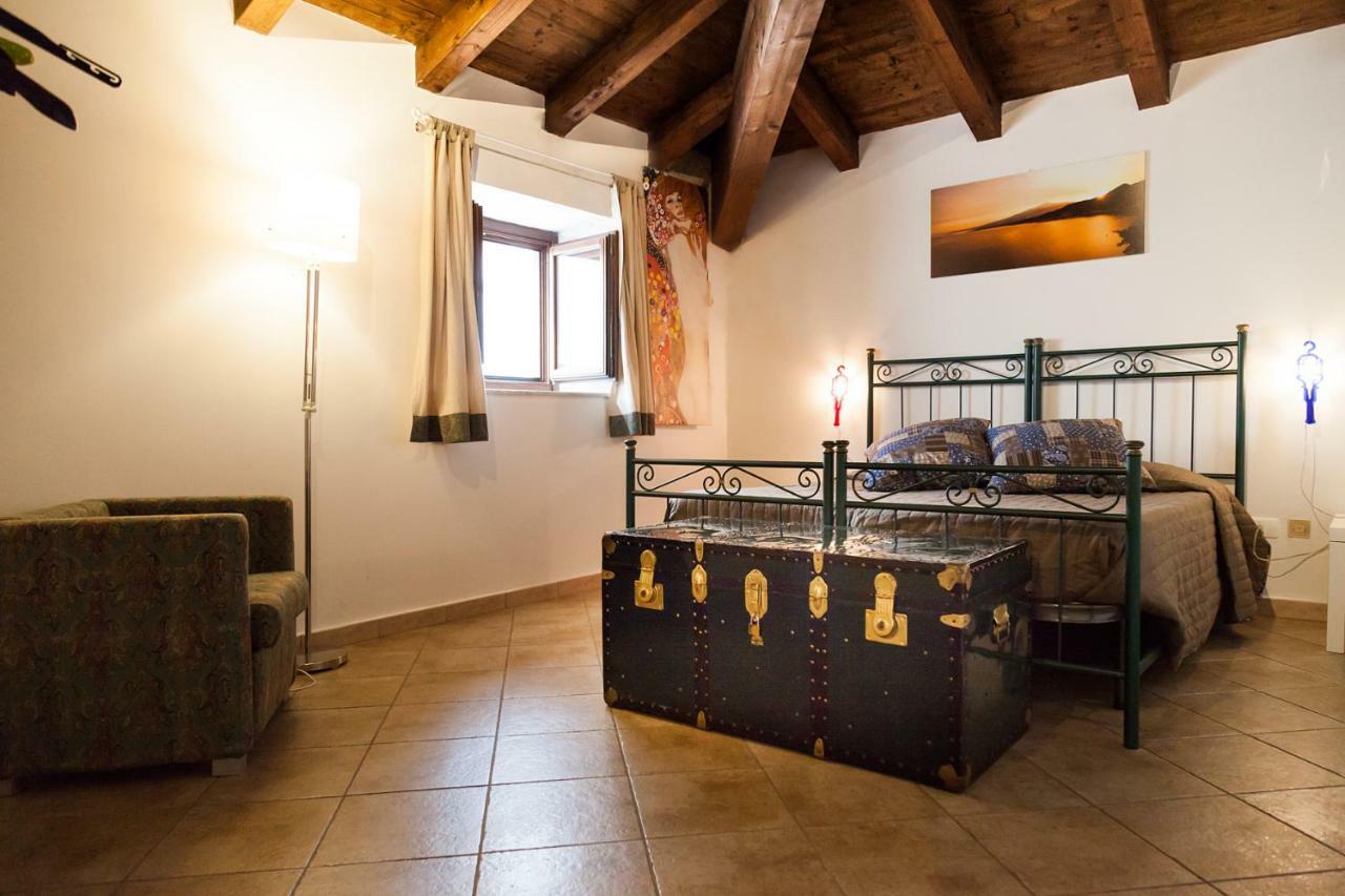 Monolocale Il Tindaro Apartment Catania Bagian luar foto