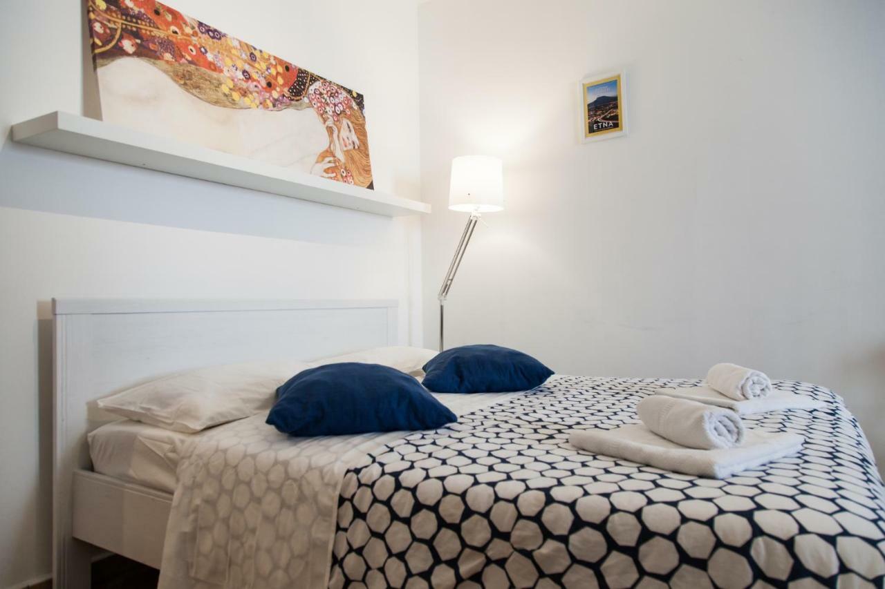 Monolocale Il Tindaro Apartment Catania Bagian luar foto