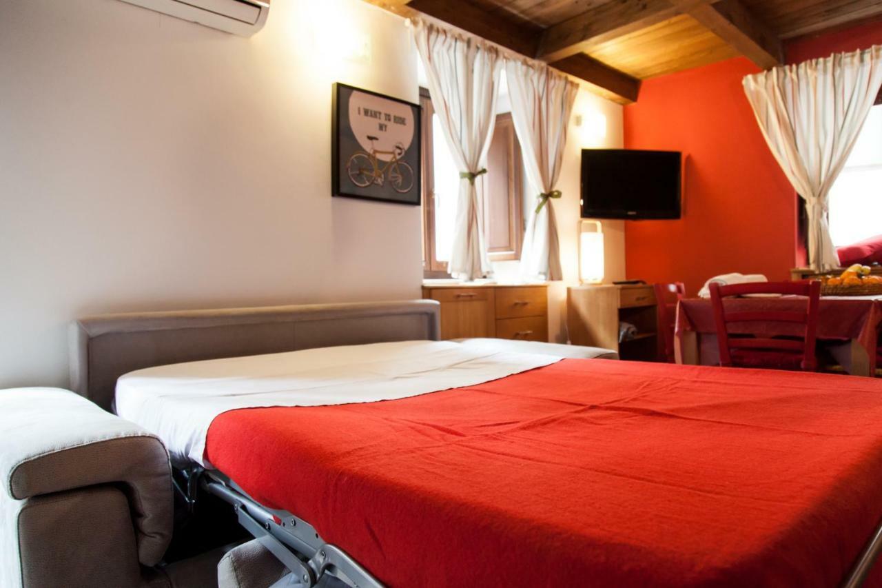 Monolocale Il Tindaro Apartment Catania Bagian luar foto